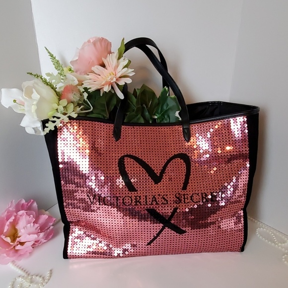 Victoria's Secret Handbags - Victoria Secret Sequin Tote💝
